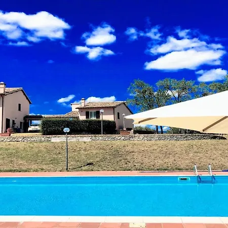 Villa Vallocchia - sleeps 18 Exclusive poolgrounds Spoleto 10 mins Rome 1 hr * Borgiano (Perugia)