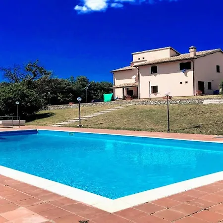 Villa Vallocchia - sleeps 18 Exclusive poolgrounds Spoleto 10 mins Rome 1 hr Villa Borgiano (Perugia)