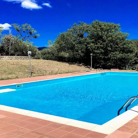 Villa Villa Vallocchia - sleeps 18 Exclusive poolgrounds Spoleto 10 mins Rome 1 hr *