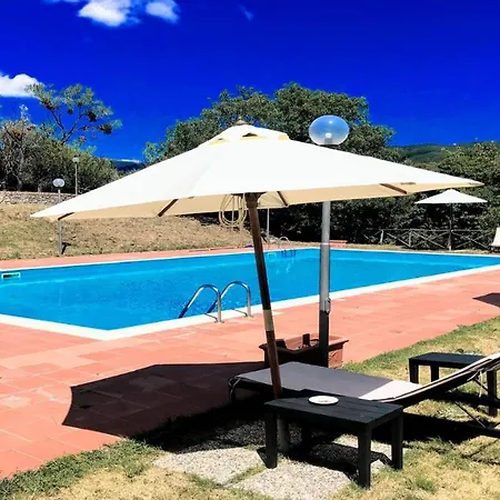 Villa Vallocchia - sleeps 18 Exclusive poolgrounds Spoleto 10 mins Rome 1 hr *