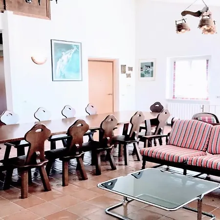 Villa Villa Vallocchia - sleeps 18 Exclusive poolgrounds Spoleto 10 mins Rome 1 hr *