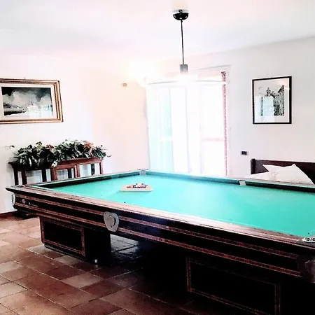 Villa Vallocchia - sleeps 18 Exclusive poolgrounds Spoleto 10 mins Rome 1 hr *