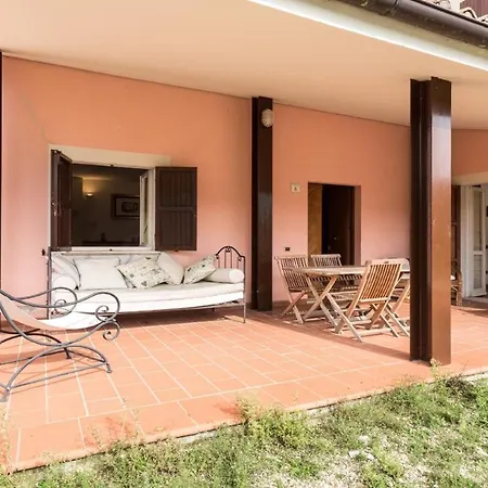 Villa Villa Vallocchia - sleeps 18 Exclusive poolgrounds Spoleto 10 mins Rome 1 hr