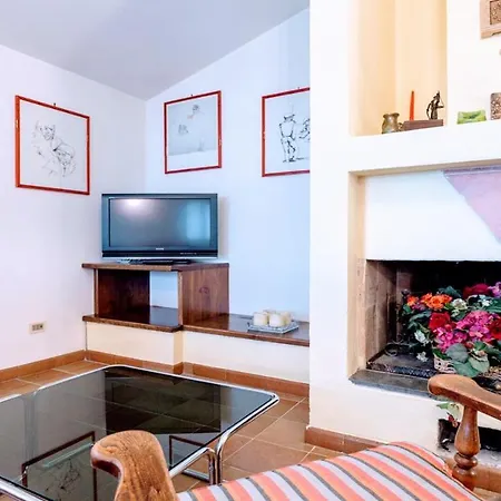 Villa Villa Vallocchia - sleeps 18 Exclusive poolgrounds Spoleto 10 mins Rome 1 hr