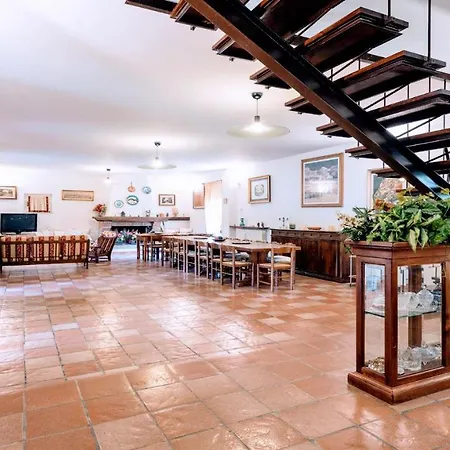 Villa Vallocchia - sleeps 18 Exclusive poolgrounds Spoleto 10 mins Rome 1 hr Villa *