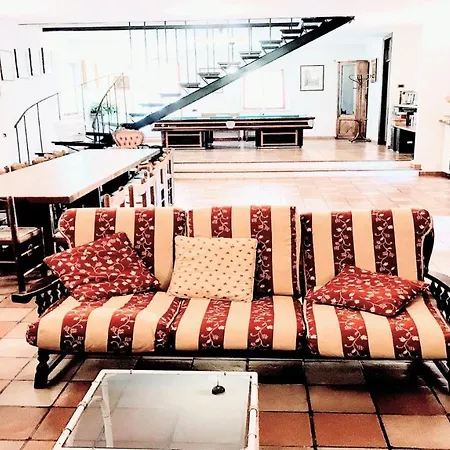 Villa Vallocchia - Sleeps 18 Exclusive Poolgrounds Spoleto 10 Mins Rome 1 Hr *