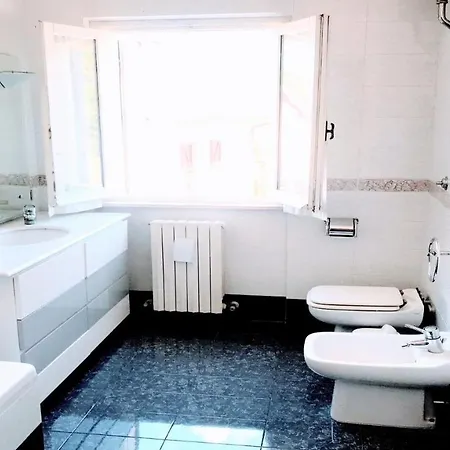 Villa Villa Vallocchia - sleeps 18 Exclusive poolgrounds Spoleto 10 mins Rome 1 hr