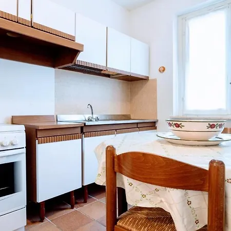 Villa Vallocchia - sleeps 18 Exclusive poolgrounds Spoleto 10 mins Rome 1 hr Villa